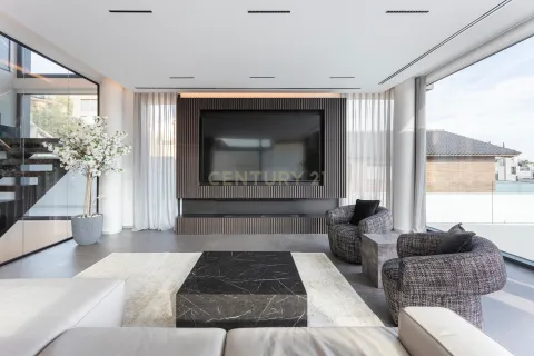 House for sale in Barcelona, Spain 7 bedrooms, 802 sq.m. No. 166997 - photo 4