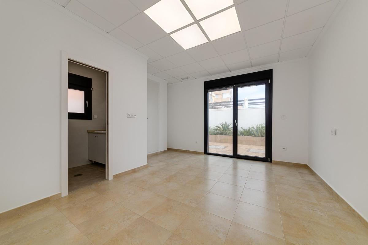 Willa w Torrevieja, Alicante, Hiszpania 4 sypialnie, 210 mkw. nr 95984