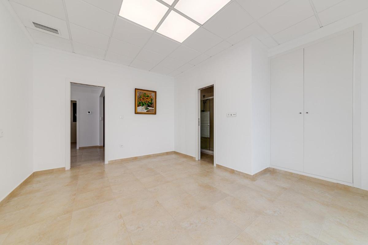 Willa w Torrevieja, Alicante, Hiszpania 4 sypialnie, 210 mkw. nr 95984