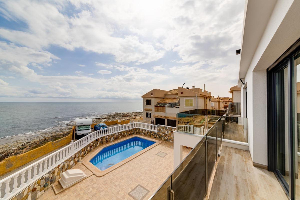 Willa w Torrevieja, Alicante, Hiszpania 4 sypialnie, 210 mkw. nr 95984