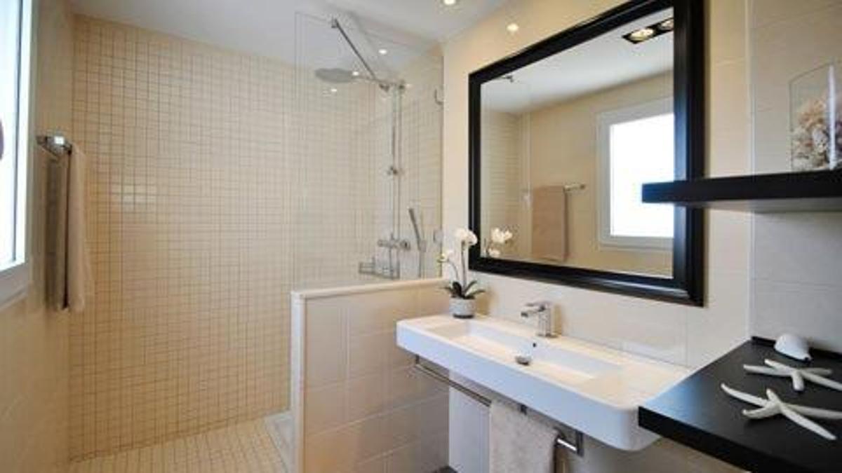 Villa à San Fulgencio, Alicante, Espagne 5 chambres, 290 m2 No. 95985