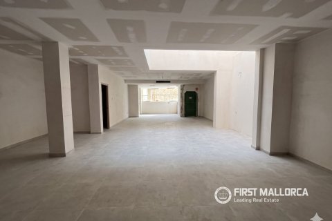Kaupunkipientalo myytävänä Pollenca, Mallorca, Espanja, 4 makuuhuonetta, 347 m2 No. 177321 - kuva 2