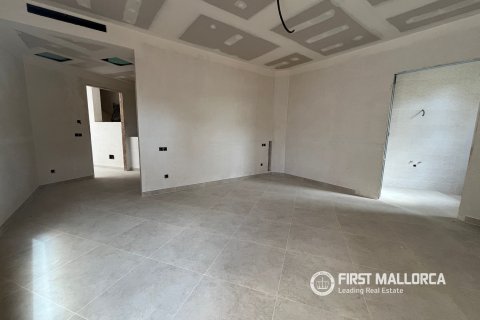Kaupunkipientalo myytävänä Pollenca, Mallorca, Espanja, 4 makuuhuonetta, 347 m2 No. 177321 - kuva 5