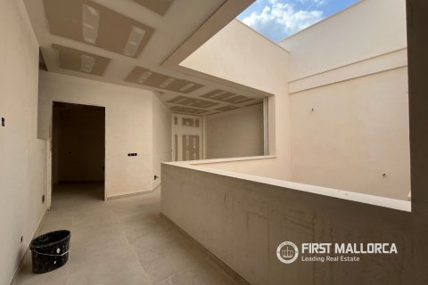 Kaupunkipientalo myytävänä Pollenca, Mallorca, Espanja, 4 makuuhuonetta, 347 m2 No. 177321 - kuva 13