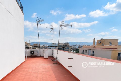 Продажа квартиры в Пальма-де-Майорка, Майорка, Испания 2 спальни, 70м2 №177319 - фото 1