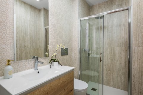 Apartment à vendre à Torrevieja, Alicante, Espagne, 2 chambres, 58 m2 No. 154641 - photo 9