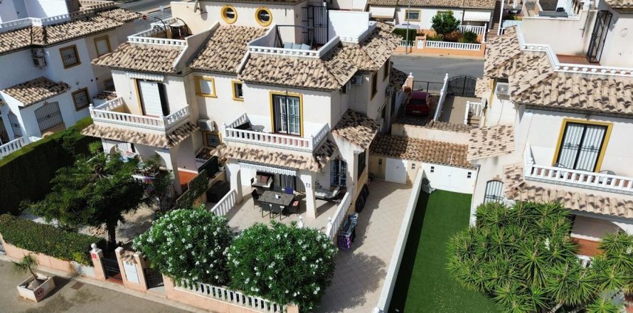 Townhouse in Alicante, Spain 2 bedrooms, 80 sq.m. No. 193127