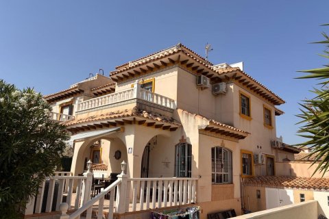 Townhouse for sale in Alicante, Spain 2 bedrooms, 80 sq.m. No. 193127 - photo 4