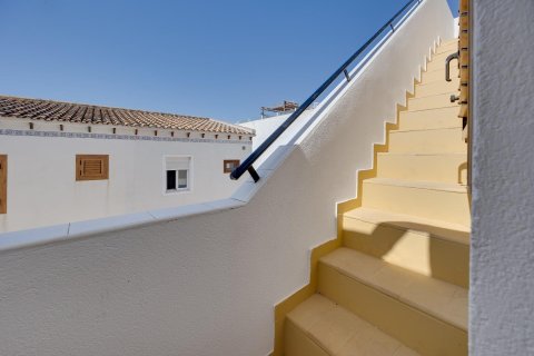 Apartamento en venta en Torrevieja, Alicante, España 2 dormitorios, 59 m2 No. 193124 - foto 15