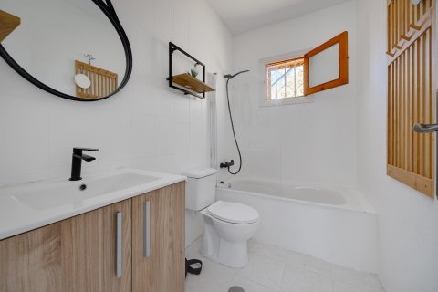 Apartamento en venta en Torrevieja, Alicante, España 2 dormitorios, 59 m2 No. 193124 - foto 12