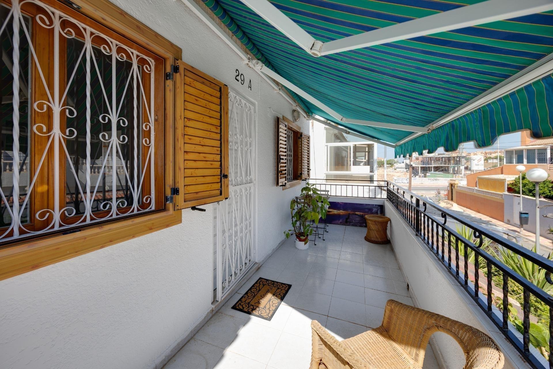 Apartamento en Torrevieja, Alicante, España 2 dormitorios, 59 m2 No. 193124