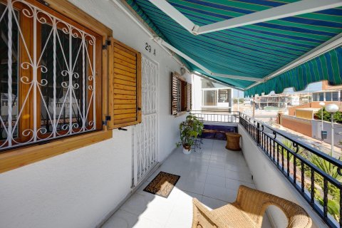 Apartamento en venta en Torrevieja, Alicante, España 2 dormitorios, 59 m2 No. 193124 - foto 3