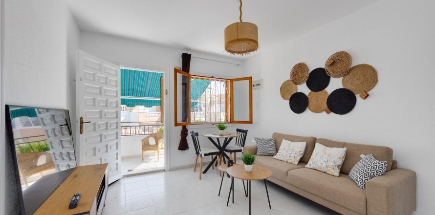 Apartamento en Torrevieja, Alicante, España 2 dormitorios, 59 m2 No. 193124