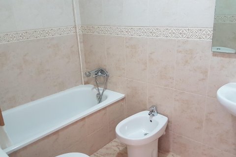 Radhus till salu Villamartin, Alicante, Spanien 3 sovrum, 90 kvm. Nr. 139512 - foto 6