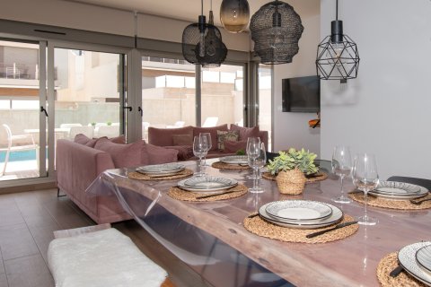 Villa in vendita a Alicante, Spagna 5 camere da letto, 190 mq. N° 139514 - foto 17