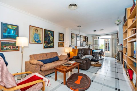 Townhouse for sale in Es Mercadal, Menorca, Spain 5 bedrooms, 236 sq.m. No. 140273 - photo 4