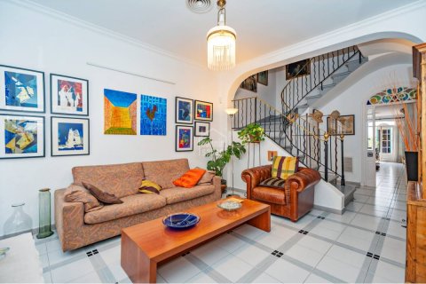 Townhouse for sale in Es Mercadal, Menorca, Spain 5 bedrooms, 236 sq.m. No. 140273 - photo 1