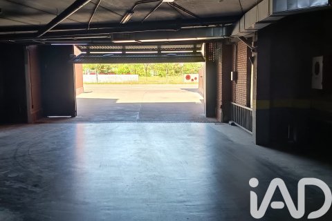 Autotallit myytävänä Madrid, Espanja , 11 m2 No. 184856 - kuva 6