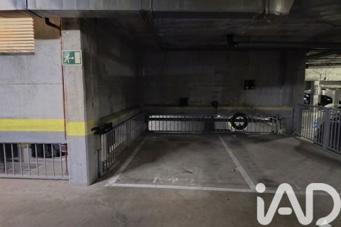 Autotallit myytävänä Madrid, Espanja , 11 m2 No. 184856 - kuva 2