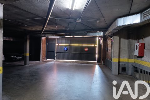 Autotallit myytävänä Madrid, Espanja , 11 m2 No. 184856 - kuva 5