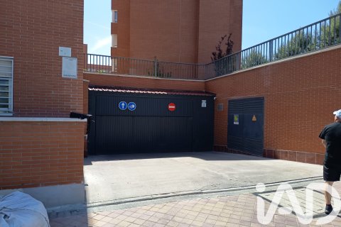 Autotallit myytävänä Madrid, Espanja , 11 m2 No. 184856 - kuva 7