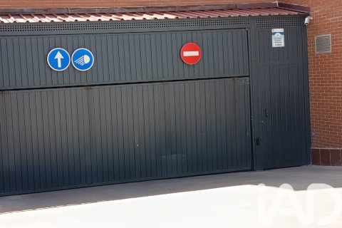 Autotallit myytävänä Madrid, Espanja , 11 m2 No. 184856 - kuva 8