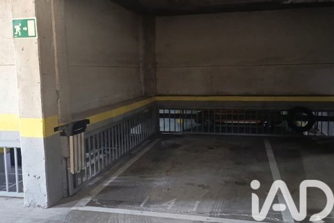 Autotallit myytävänä Madrid, Espanja , 11 m2 No. 184856 - kuva 3