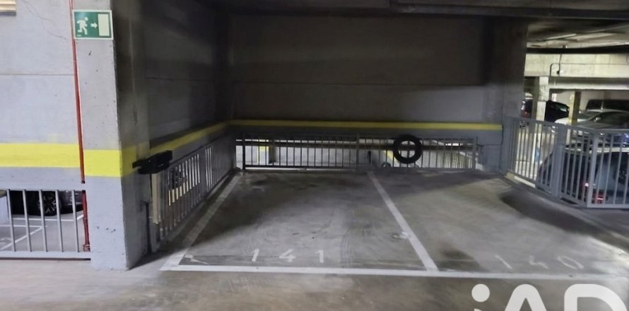 Autotallit Madrid, Espanja 11 m2 No. 184856