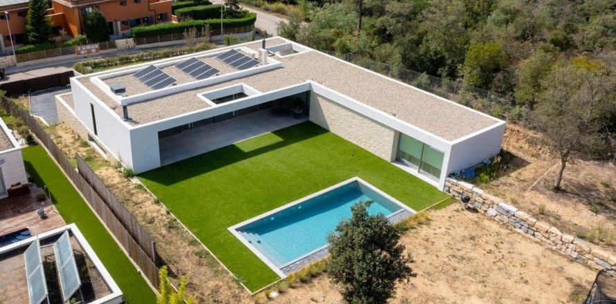 Casa in Spagna 4 camere da letto, 456 mq. N° 160795