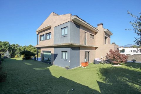 Casa in vendita in Spagna 4 camere da letto, 537 mq. N° 160796 - foto 4