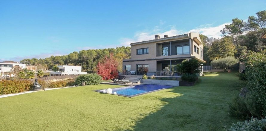 Casa in Spagna 4 camere da letto, 537 mq. N° 160796