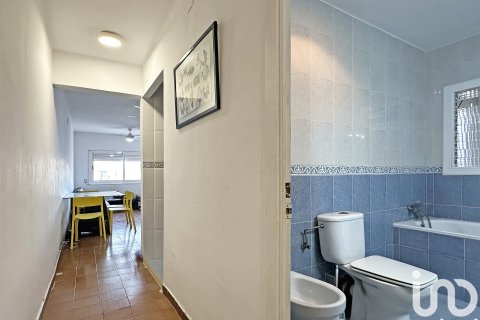 Продажа квартиры в Виланова-и-ла-Желтру, Барселона, Испания 3 спальни, 69м2 №186061 - фото 13