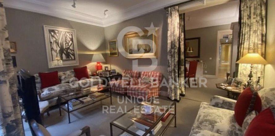Apartment à Madrid, Espagne 2 chambres, 124 m2 No. 178814