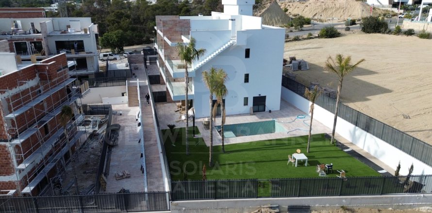 Apartment à Finestrat, Alicante, Espagne 2 chambres, 349 m2 No. 178816