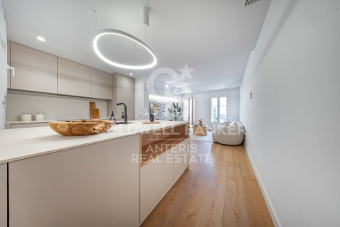 Apartment à vendre à Barcelona, Espagne, 121 m2 No. 178812 - photo 2