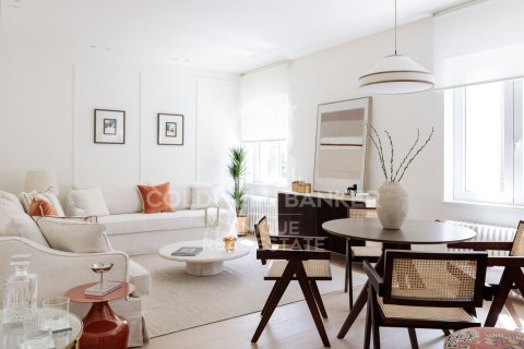 Apartment à Madrid, Espagne 2 chambres, 111 m2 No. 178815