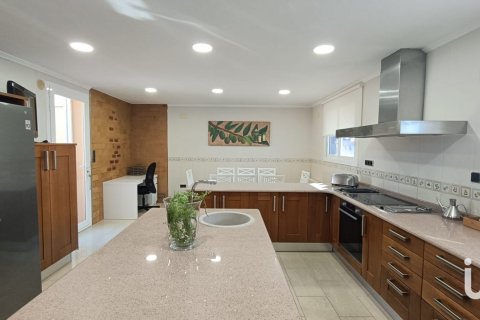 Аренда дома в Сан-Пере-де-Рибес, Барселона, Испания 4 спальни, 185м2 №154339 - фото 8