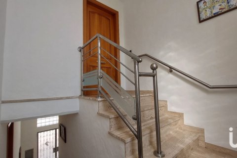 House in Sant Pere de Ribes, Barcelona, Spain 4 bedrooms, 185 sq.m. No. 154339