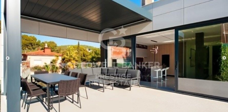 Villa a Castelldefels, Barcelona, Spagna 5 camere da letto, 327 mq. N° 158923