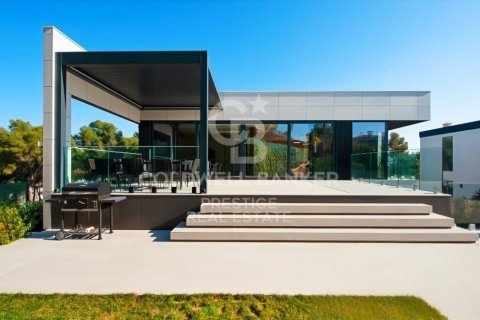 Villa in vendita a Castelldefels, Barcelona, Spagna 5 camere da letto, 327 mq. N° 158923 - foto 2