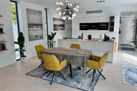 Villa for sale in Calpe, Alicante, Spain 2 bedrooms, 200 sq.m. No. 157746 - photo 7