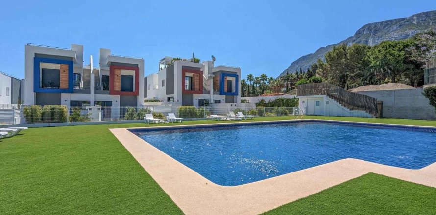 Villa Denia, Alicante, Spain 3 bedrooms, 180 sq.m. No. 79117