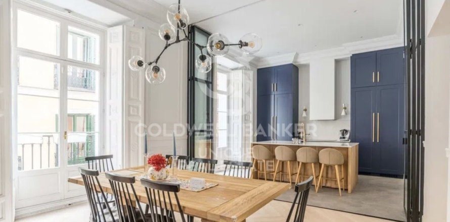Apartment à Madrid, Espagne 4 chambres, 243 m2 No. 178765