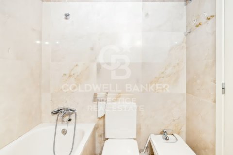 Apartment à vendre à Barcelona, Espagne, 4 chambres, 141 m2 No. 178763 - photo 9
