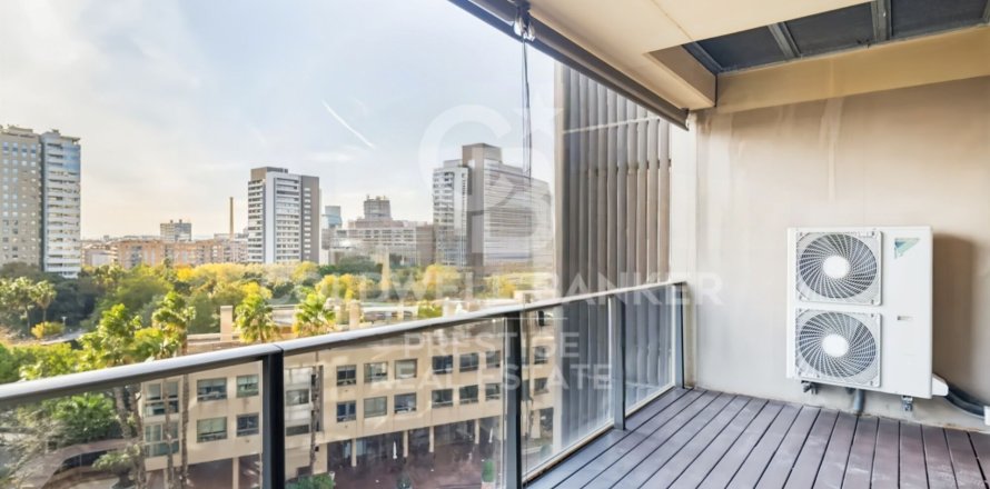 Apartment à Barcelona, Espagne 4 chambres, 141 m2 No. 178763