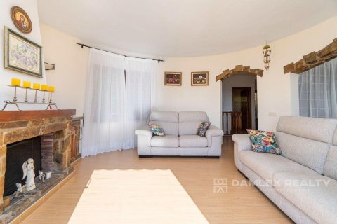 Villa for sale in Calonge, Girona, Spain 5 bedrooms, 287 sq.m. No. 177007 - photo 14