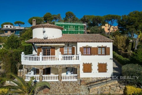 Villa for sale in Calonge, Girona, Spain 5 bedrooms, 287 sq.m. No. 177007 - photo 8