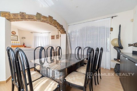 Villa for sale in Calonge, Girona, Spain 5 bedrooms, 287 sq.m. No. 177007 - photo 17