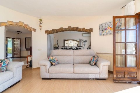 Villa for sale in Calonge, Girona, Spain 5 bedrooms, 287 sq.m. No. 177007 - photo 13