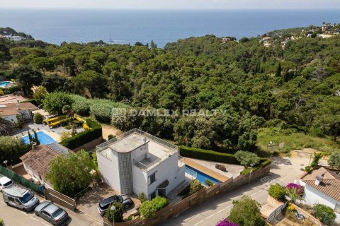 Villa for sale in Lloret de Mar, Girona, Spain 3 bedrooms, 436 sq.m. No. 177010 - photo 6